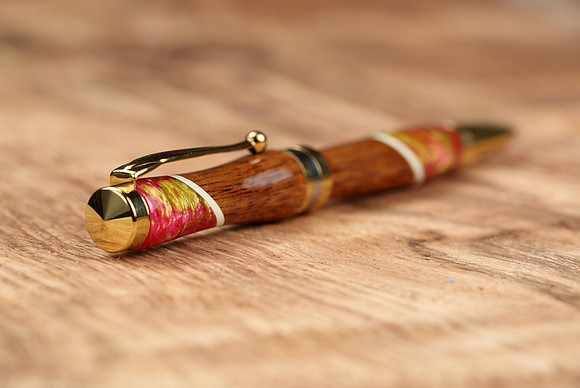 HLT_pens_033