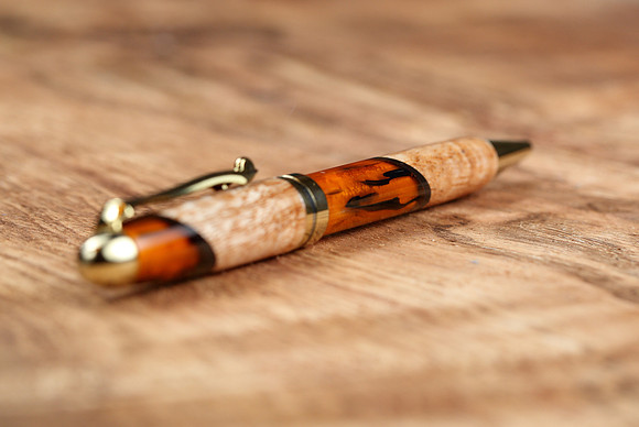 HLT_pens_038