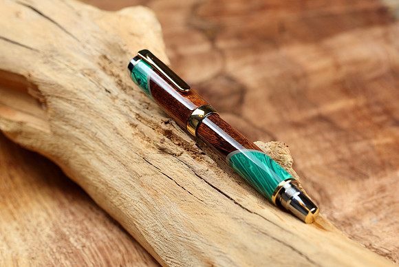 HLT_pens_024